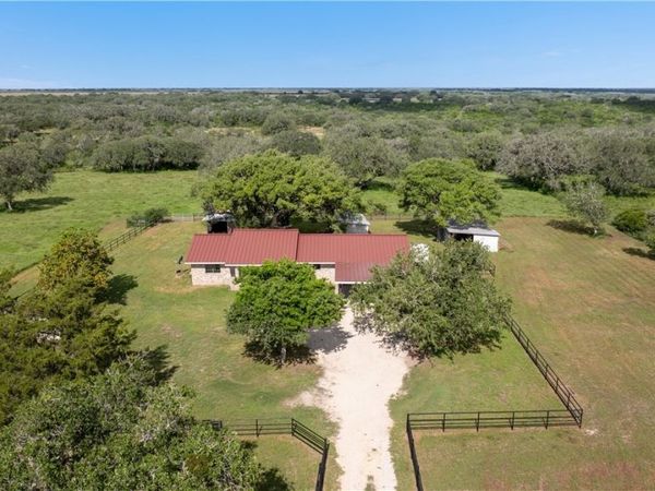 1033 FM 1351, Goliad, TX 77963