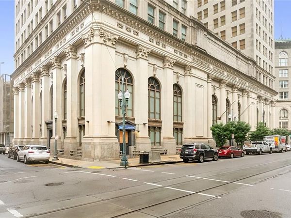 313 CARONDELET Street, New Orleans, LA 70130