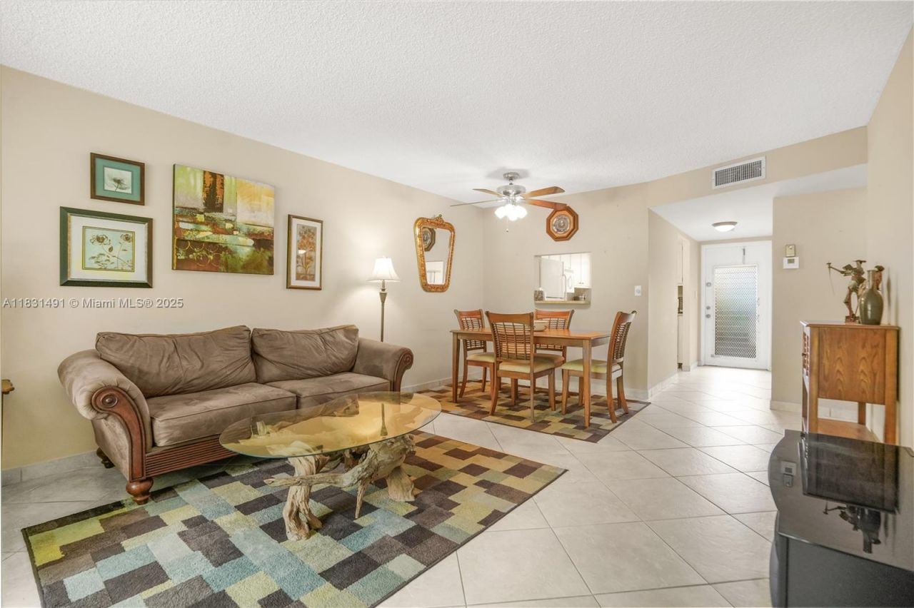 9261 Sunrise Lakes Blvd, Unit 203, Sunrise, FL 33322 Photo
