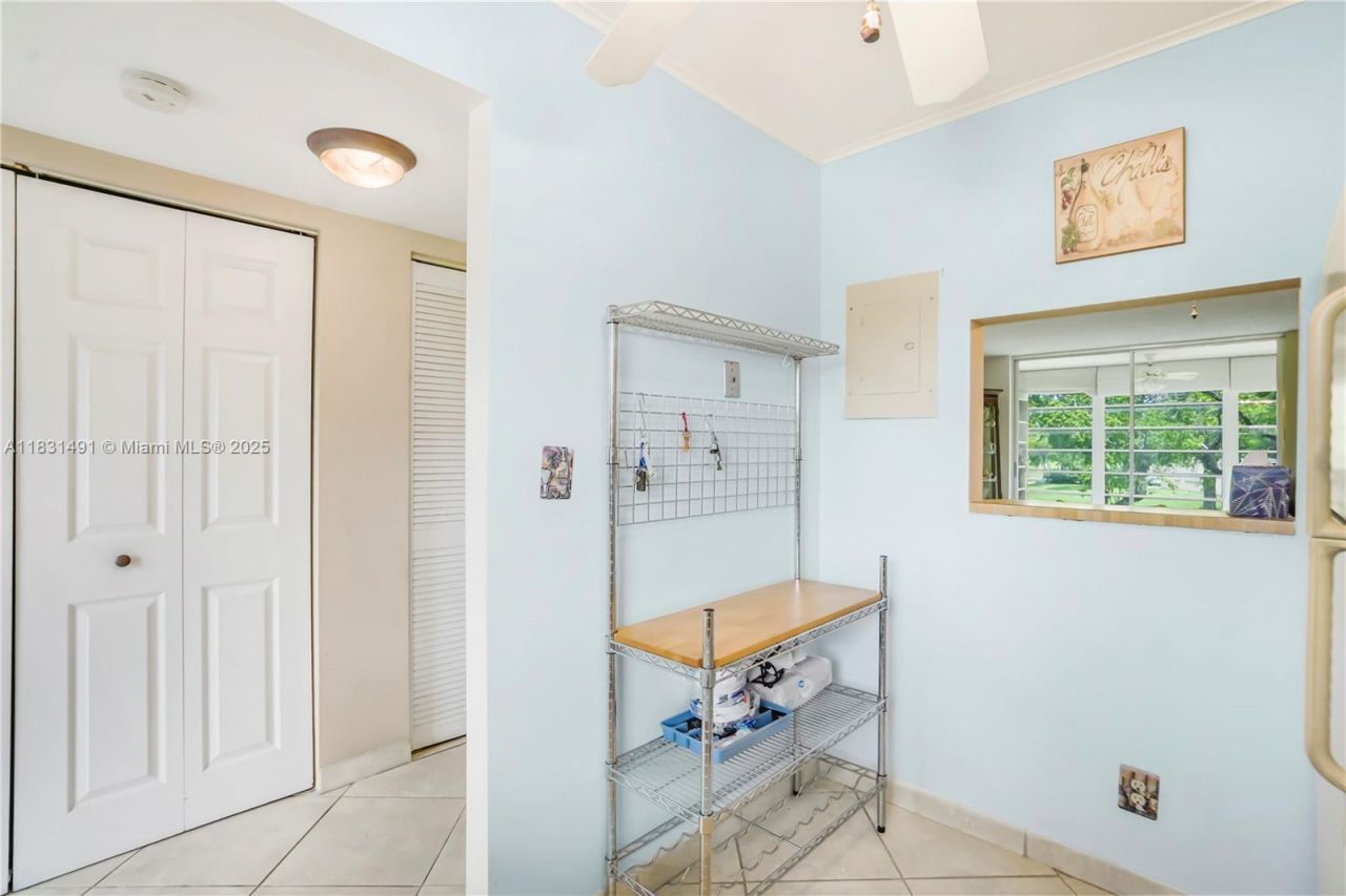 9261 Sunrise Lakes Blvd, Unit 203, Sunrise, FL 33322 Photo