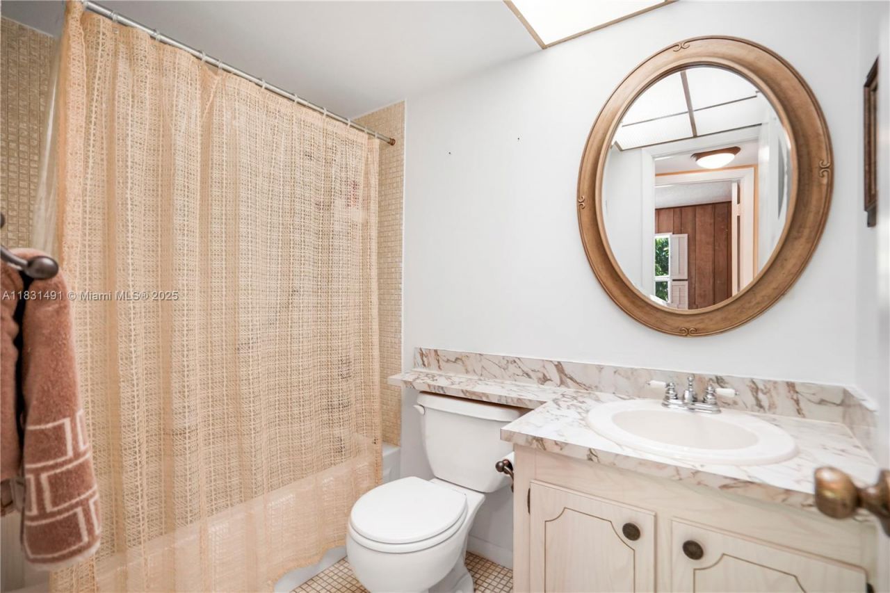 9261 Sunrise Lakes Blvd, Unit 203, Sunrise, FL 33322 Photo