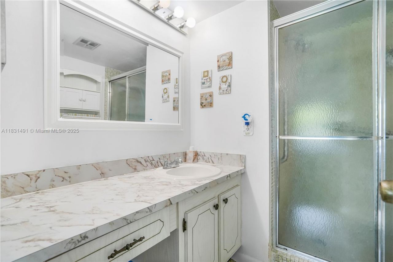 9261 Sunrise Lakes Blvd, Unit 203, Sunrise, FL 33322 Photo