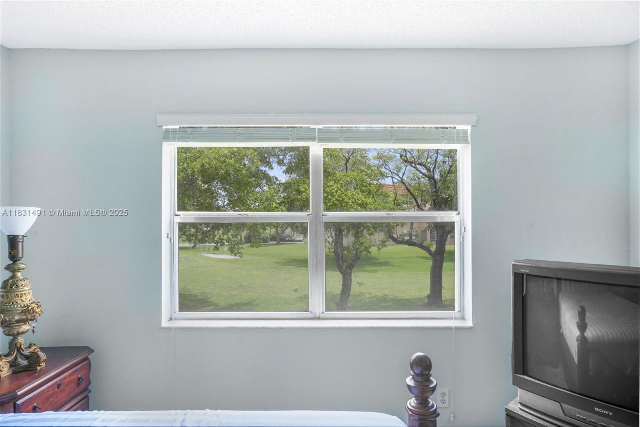 9261 Sunrise Lakes Blvd, Unit 203, Sunrise, FL 33322 Photo