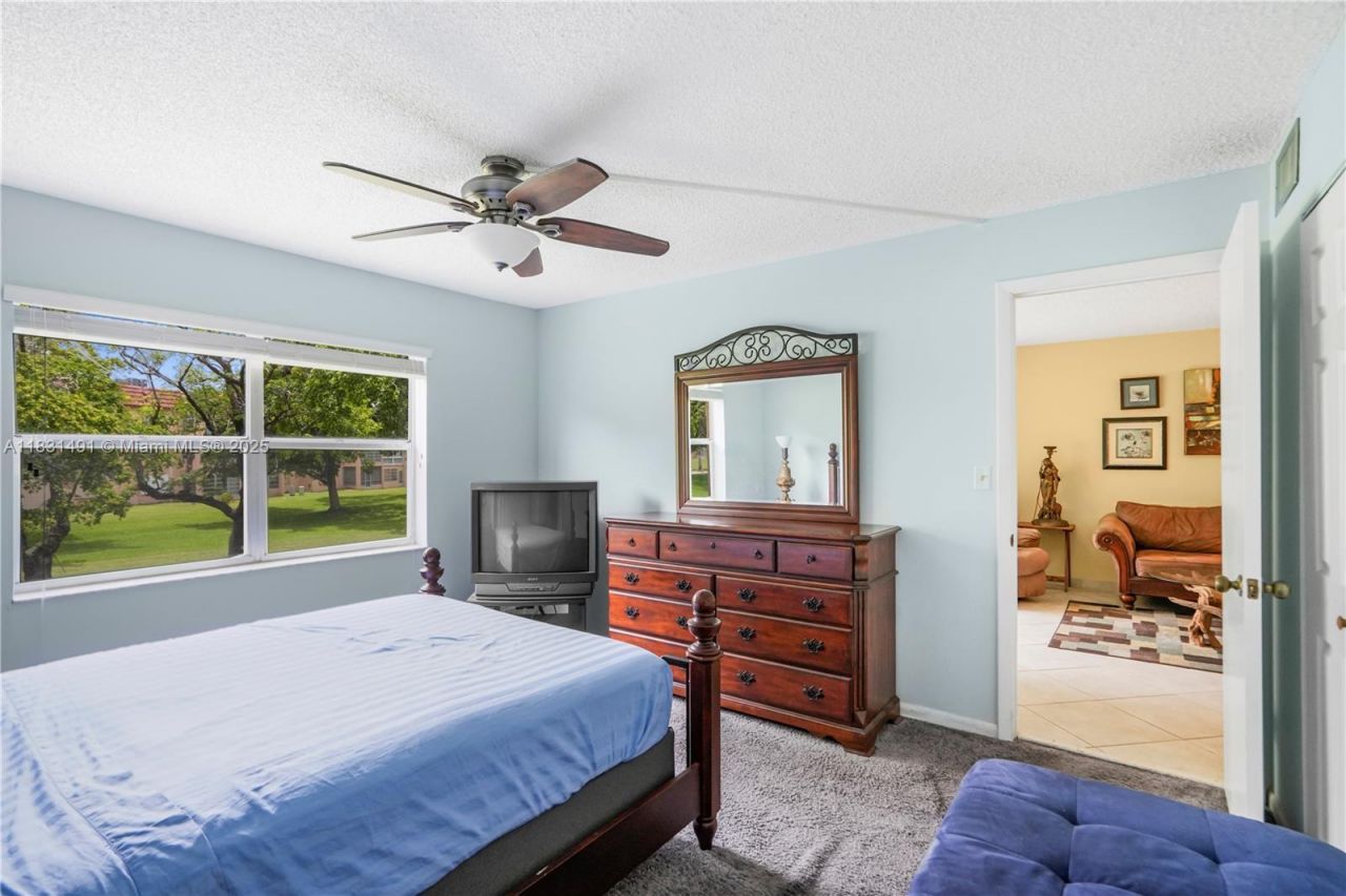 9261 Sunrise Lakes Blvd, Unit 203, Sunrise, FL 33322 Photo