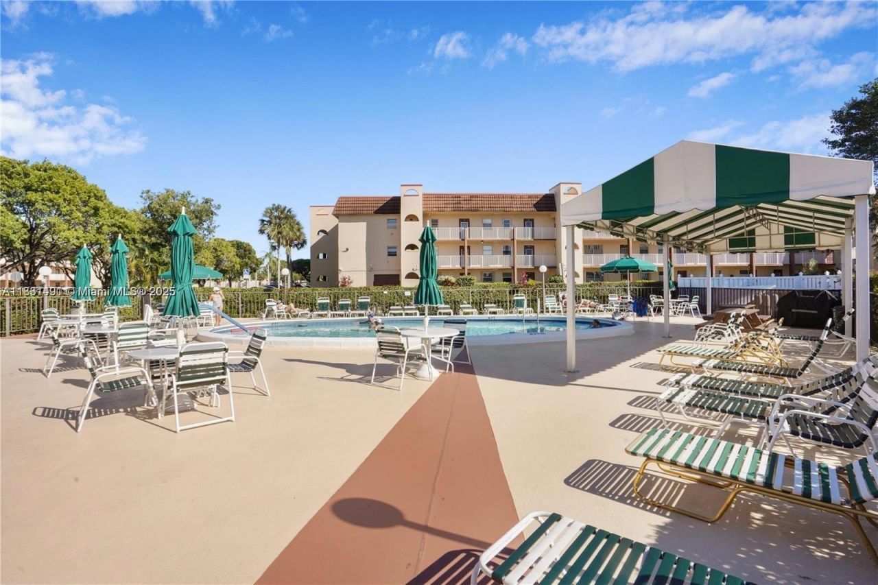 9261 Sunrise Lakes Blvd, Unit 203, Sunrise, FL 33322 Photo