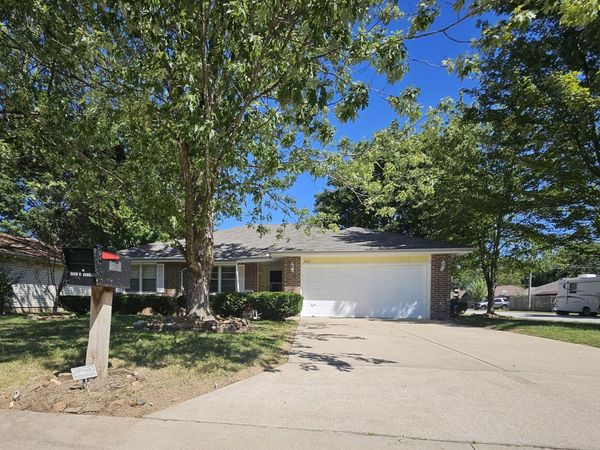 3459 W Camelot Street, Springfield, MO 65807