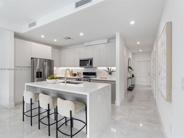 1571 NW 94TH Way, Unit 11, Coral Springs, FL 33071