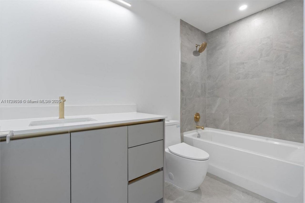 1571 NW 94th Way, Unit 11, Coral Springs, FL 33071 Photo