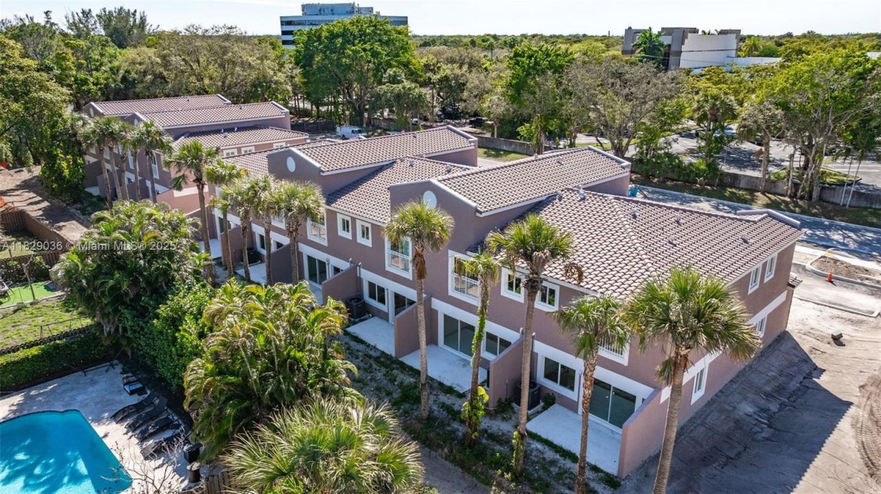 1571 NW 94th Way, Unit 11, Coral Springs, FL 33071 Photo