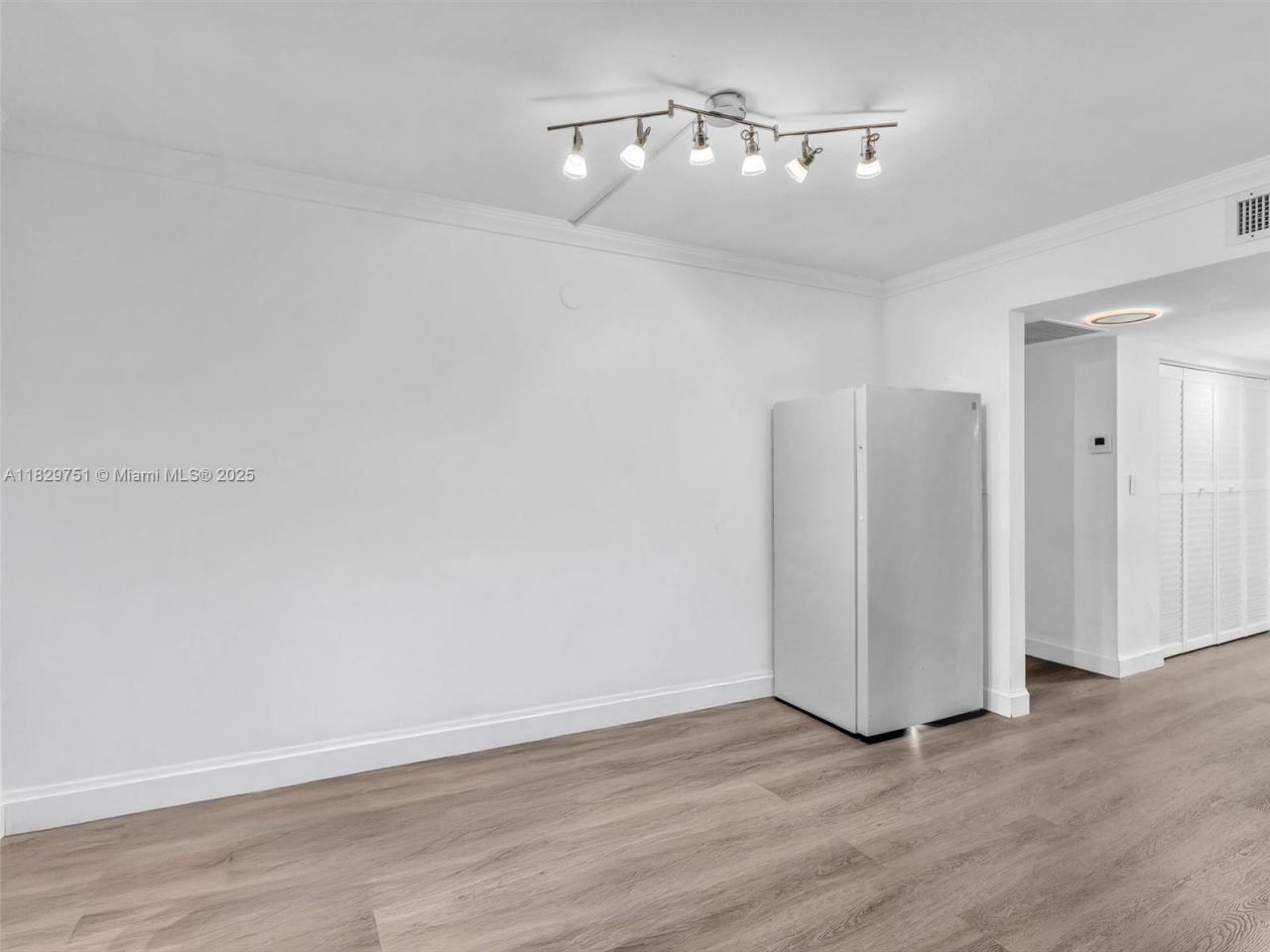 20381 NE 30th Ave, Unit 208-7, Aventura, FL 33180 Photo