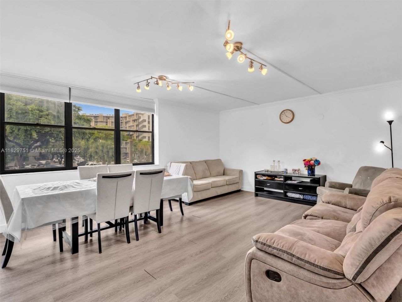 20381 NE 30th Ave, Unit 208-7, Aventura, FL 33180 Photo