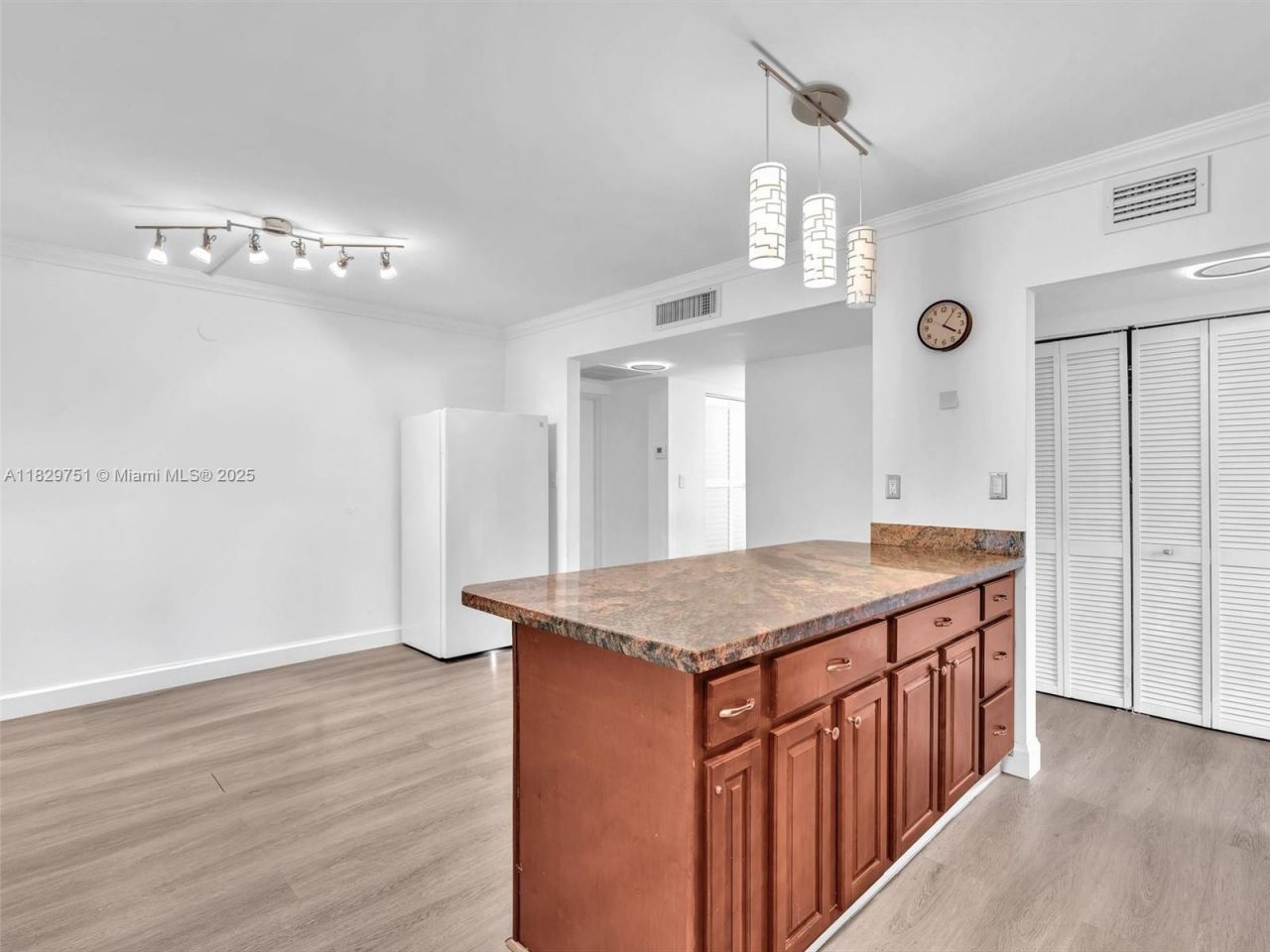 20381 NE 30th Ave, Unit 208-7, Aventura, FL 33180 Photo