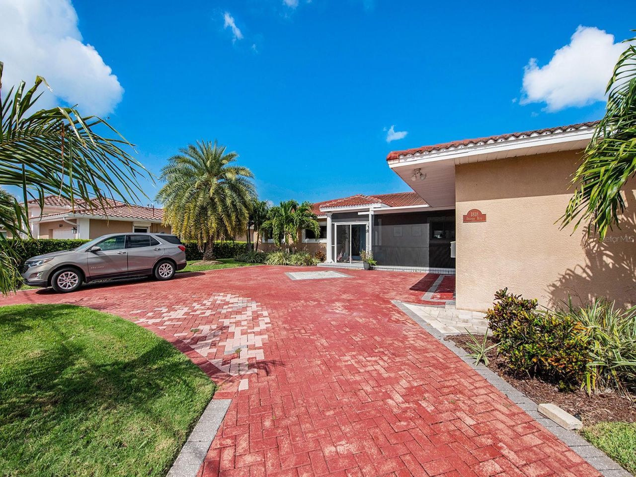 1818 Dolphin Boulevard S, Saint Petersburg, FL 33707 Photo