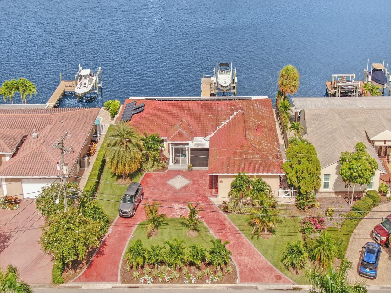 1818 Dolphin Boulevard S, Saint Petersburg, FL 33707 Photo