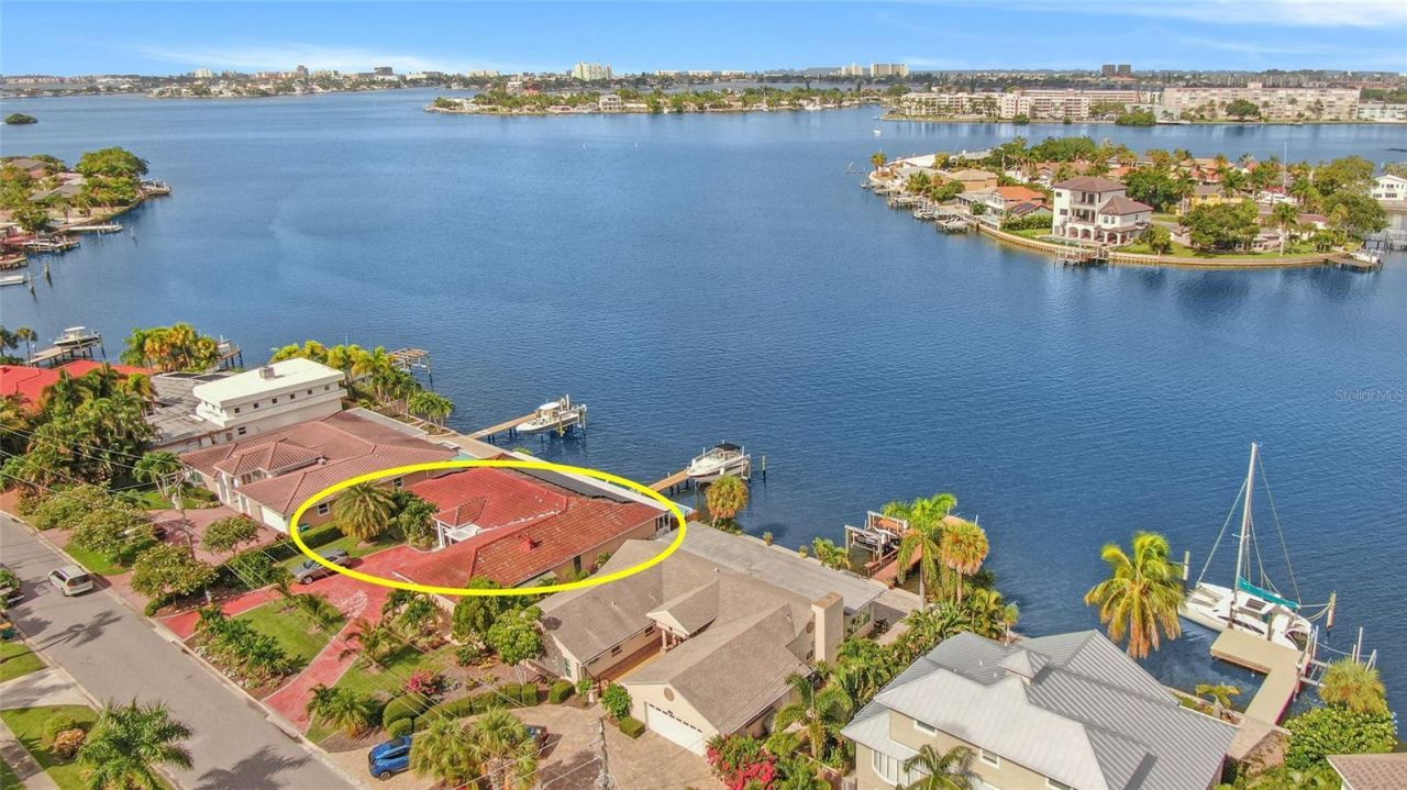 1818 Dolphin Boulevard S, Saint Petersburg, FL 33707 Photo