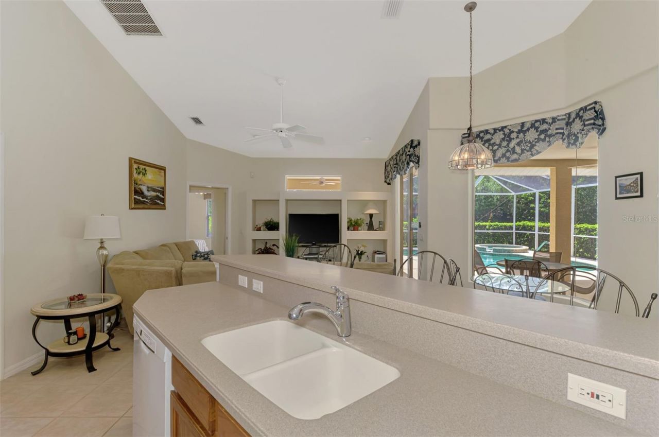6644 Butlers Crest Drive, Bradenton, FL 34203 Photo