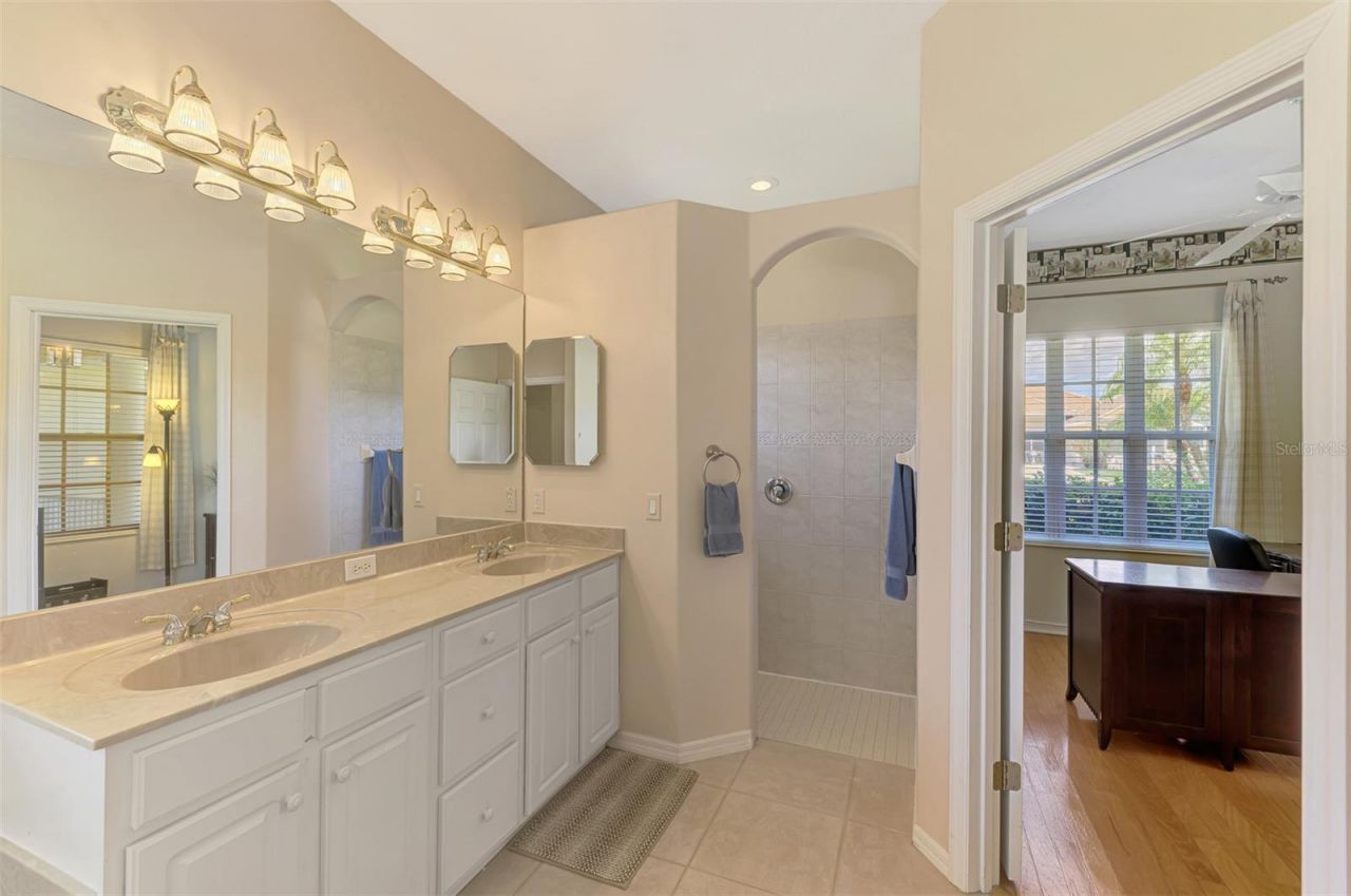 6644 Butlers Crest Drive, Bradenton, FL 34203 Photo