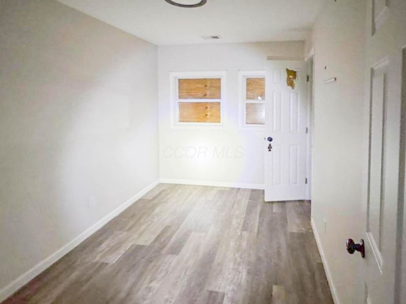 1048 S James Road, Columbus, OH 43227 Photo 11