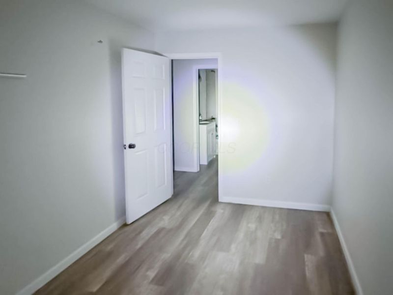 1048 S James Road, Columbus, OH 43227 Photo 12