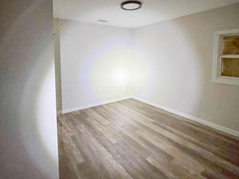 1048 S James Road, Columbus, OH 43227 Photo 13