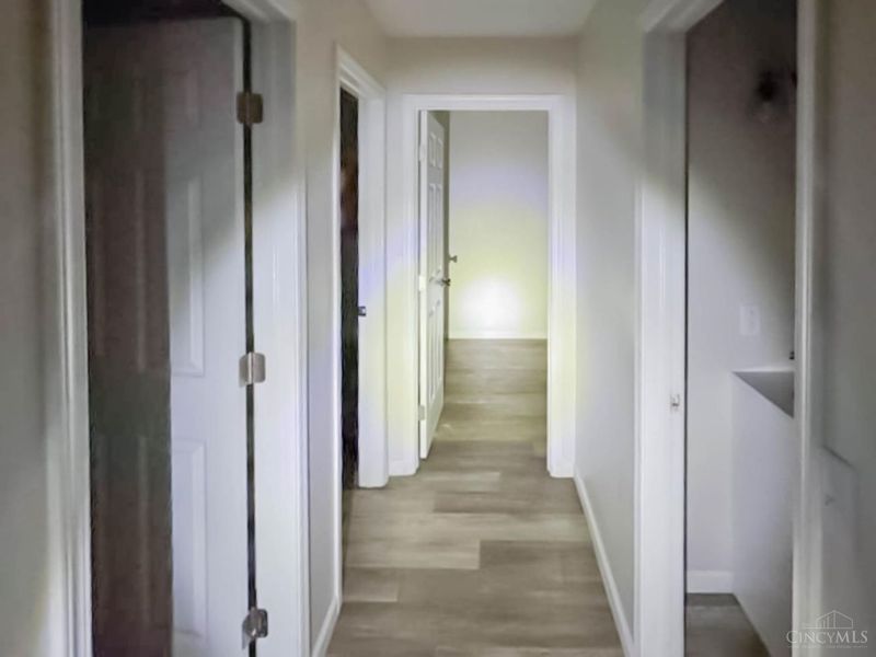 1048 S James Road, Columbus, OH 43227 Photo 10