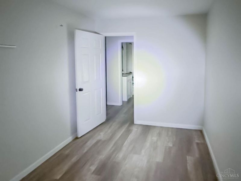 1048 S James Road, Columbus, OH 43227 Photo 12