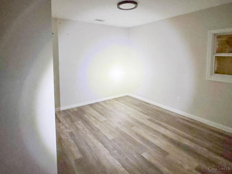 1048 S James Road, Columbus, OH 43227 Photo 13