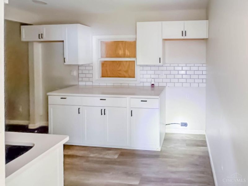 1048 S James Road, Columbus, OH 43227 Photo 9