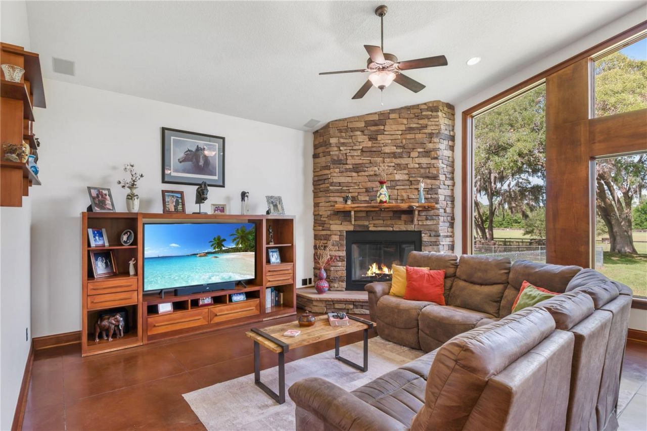 6140 NW 145th Avenue Road, Morriston, FL 32668 Photo