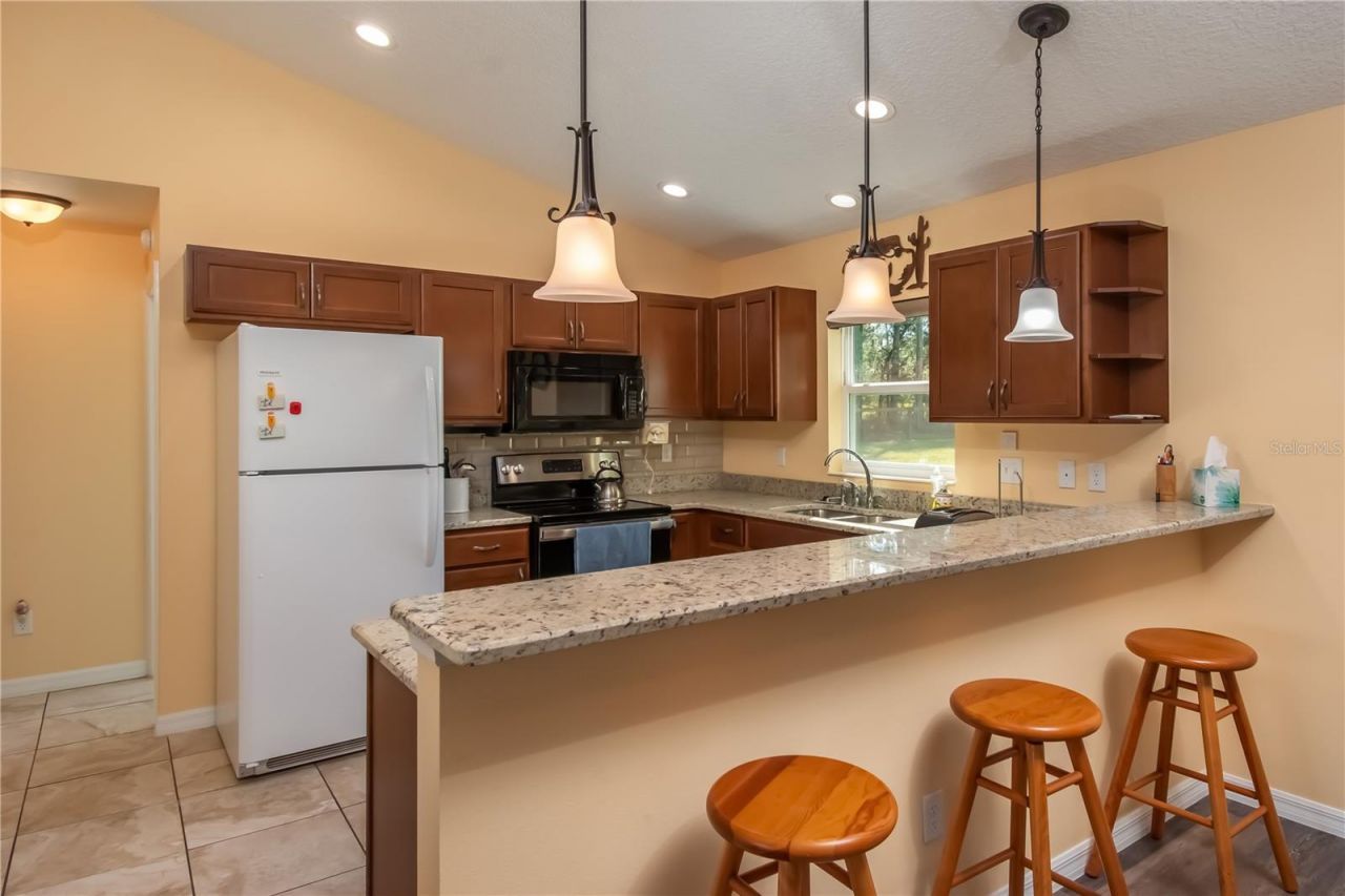 6140 NW 145th Avenue Road, Morriston, FL 32668 Photo