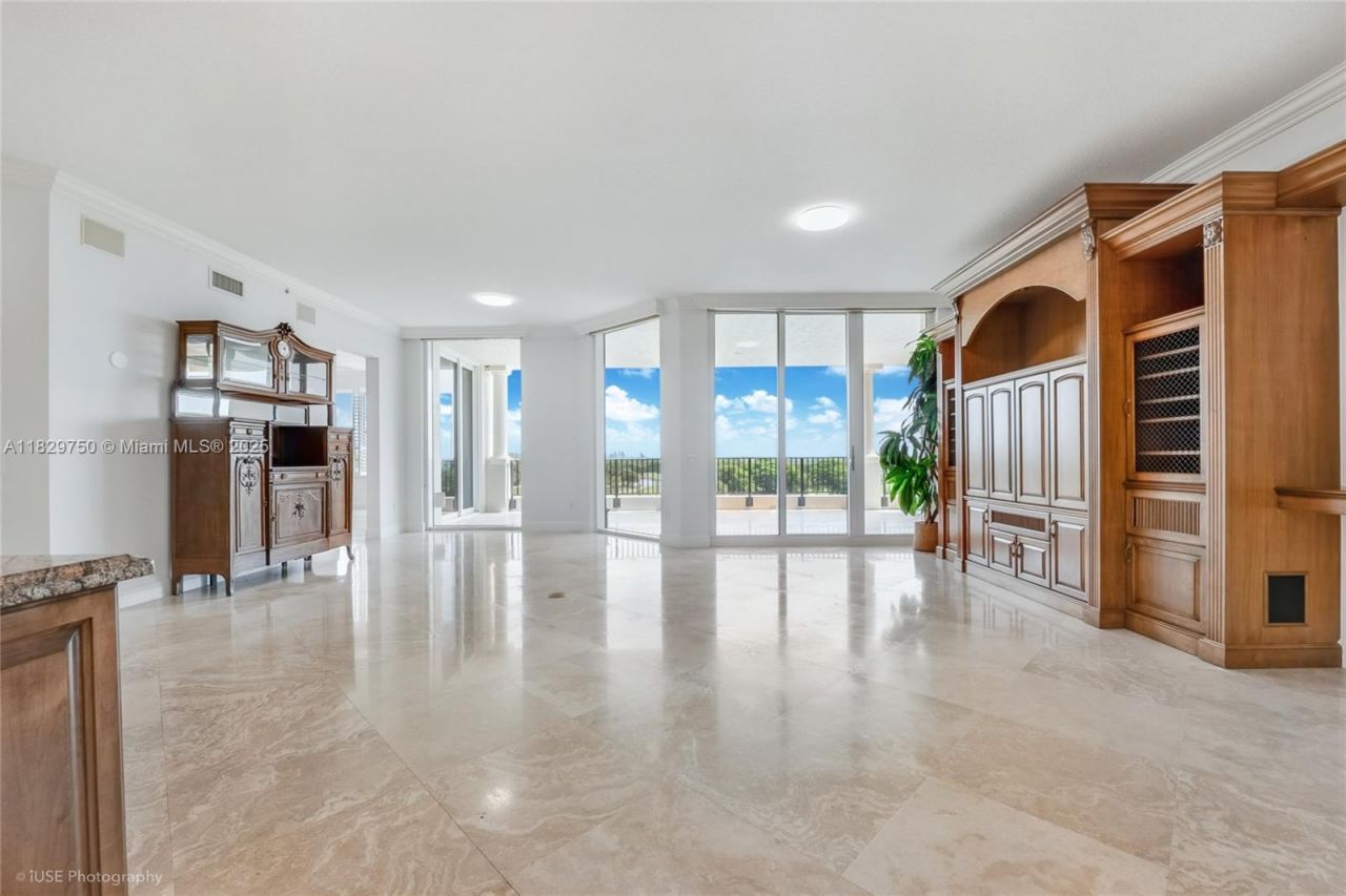 13621 Deering Bay Dr, Unit 502, Coral Gables, FL 33158 Photo