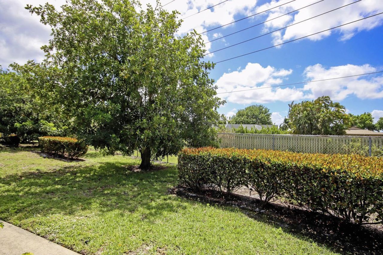 8849 Somerset Blvd, Fort Myers, FL 33919 Photo