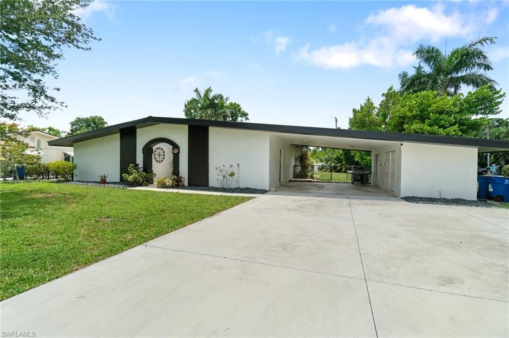 544 Bayside Dr, Fort Myers, FL 33919 Photo