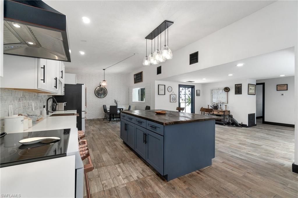 544 Bayside Dr, Fort Myers, FL 33919 Photo