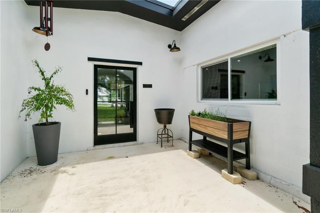 544 Bayside Dr, Fort Myers, FL 33919 Photo