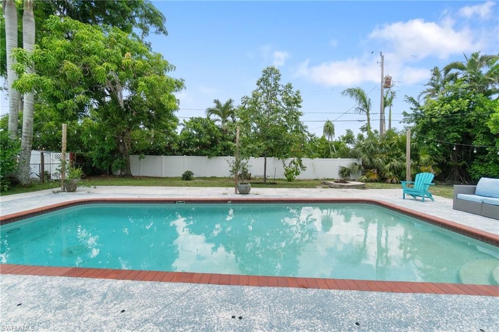 544 Bayside Dr, Fort Myers, FL 33919 Photo