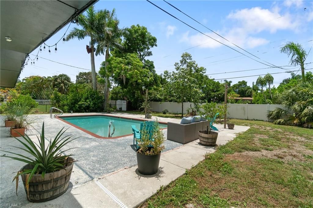 544 Bayside Dr, Fort Myers, FL 33919 Photo