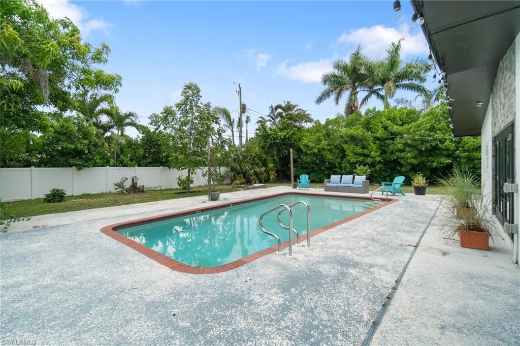 544 Bayside Dr, Fort Myers, FL 33919 Photo