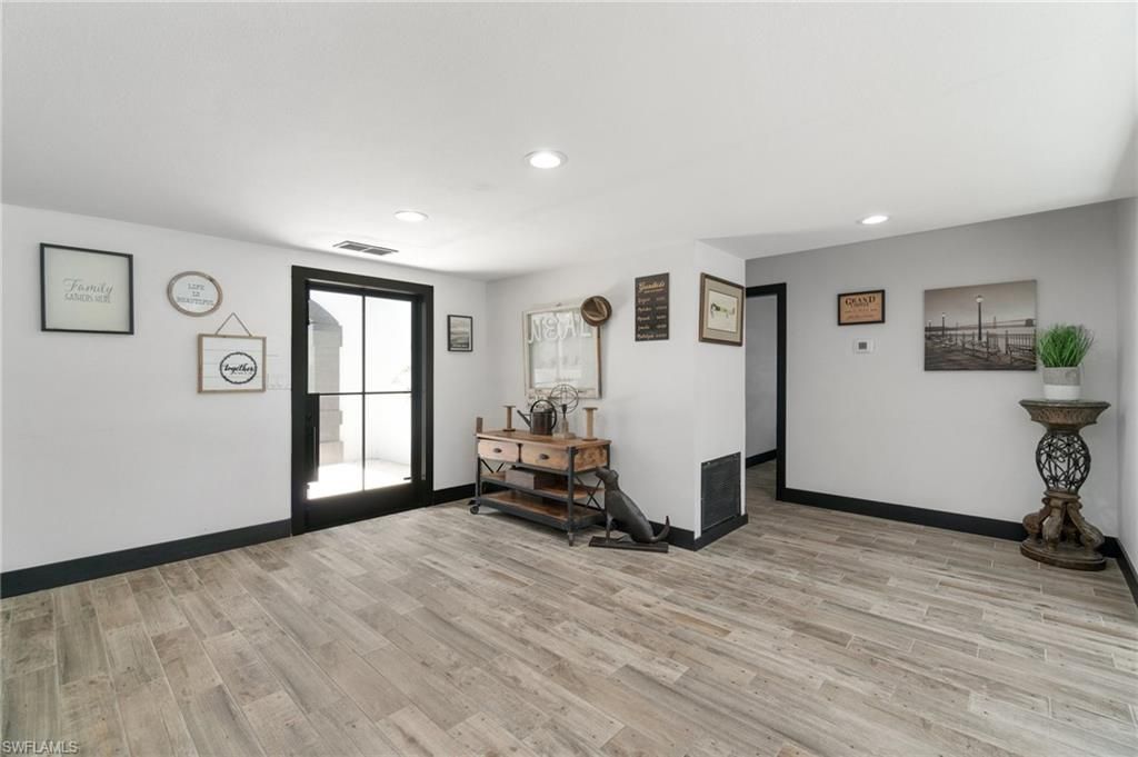 544 Bayside Dr, Fort Myers, FL 33919 Photo