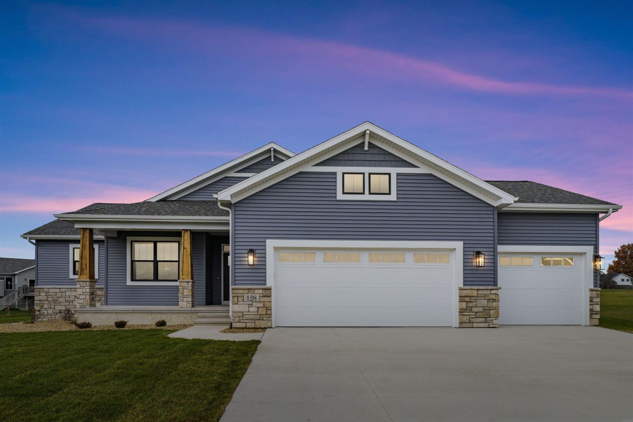 128 Goldcrest Court, Waterloo, IA 50701 Main Photo