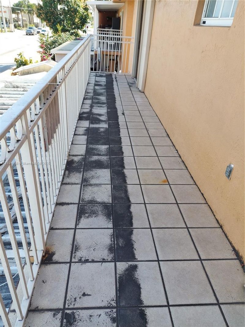 2403 W 76th St, Unit 203, Hialeah, FL 33016 Photo