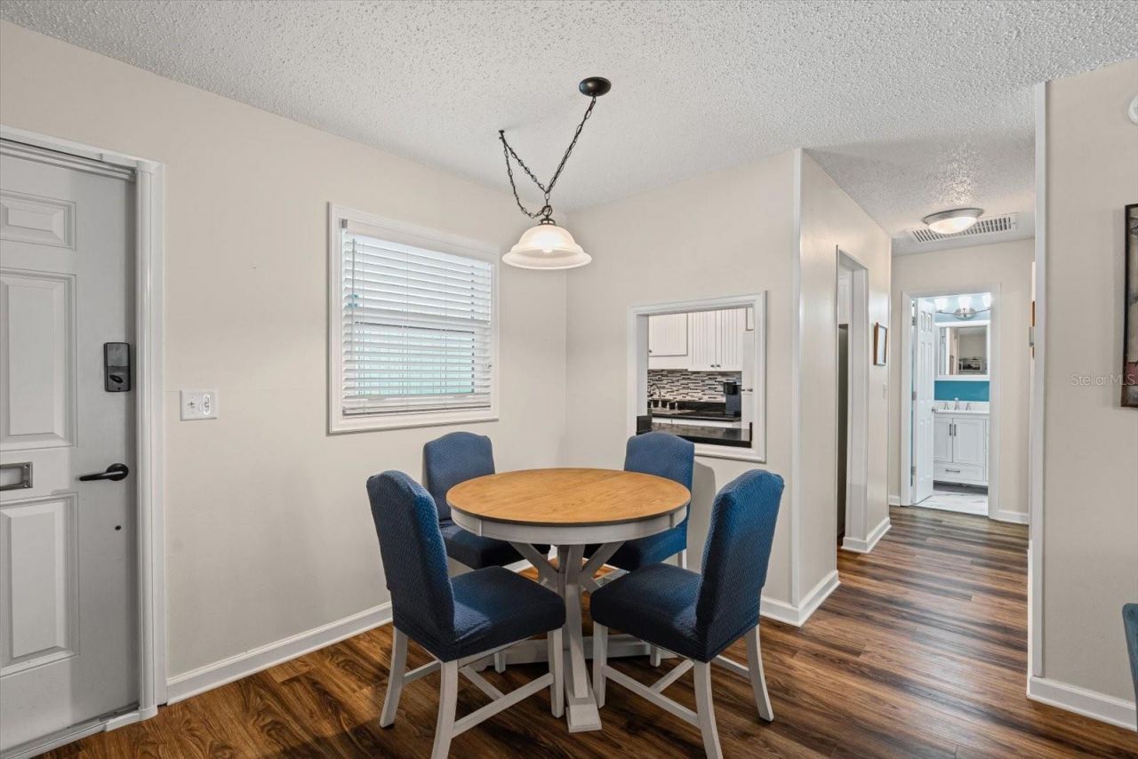 6016 Hibiscus Drive, Bradenton, FL 34207 Photo