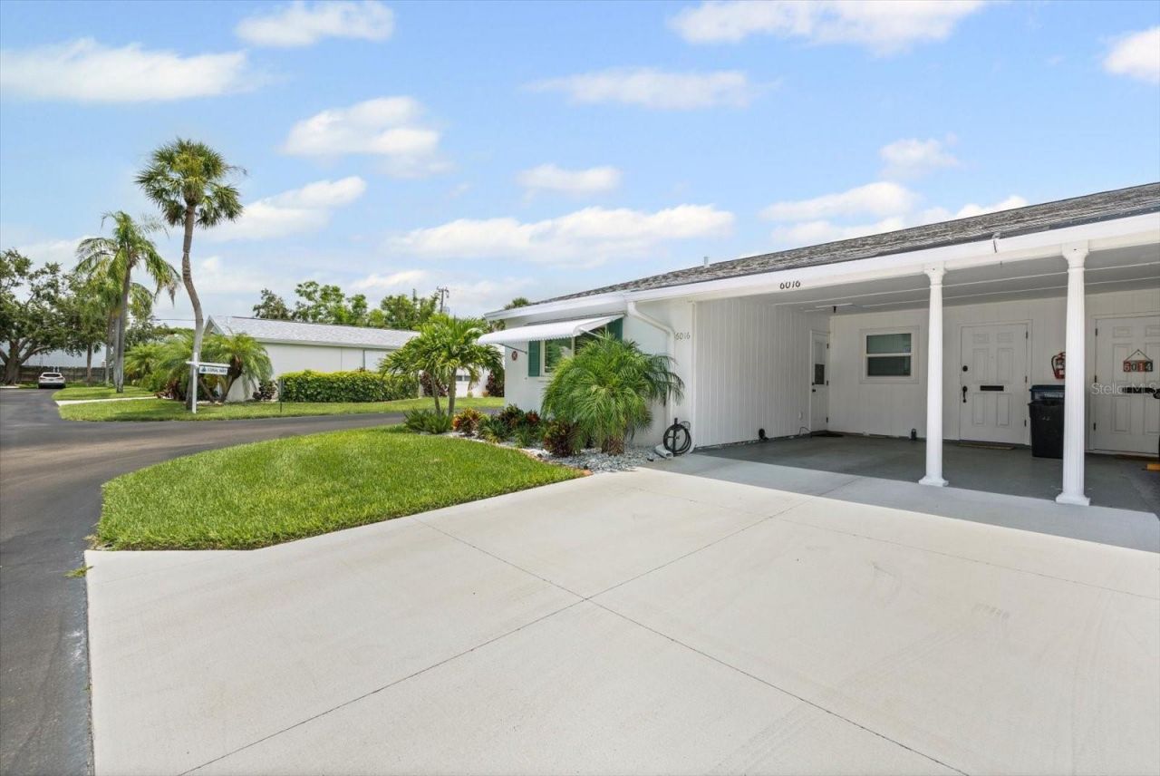 6016 Hibiscus Drive, Bradenton, FL 34207 Photo