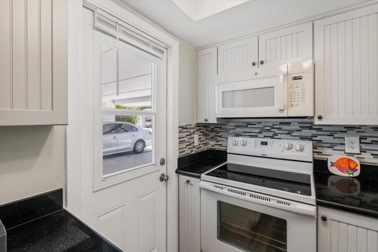 6016 Hibiscus Drive, Bradenton, FL 34207 Photo