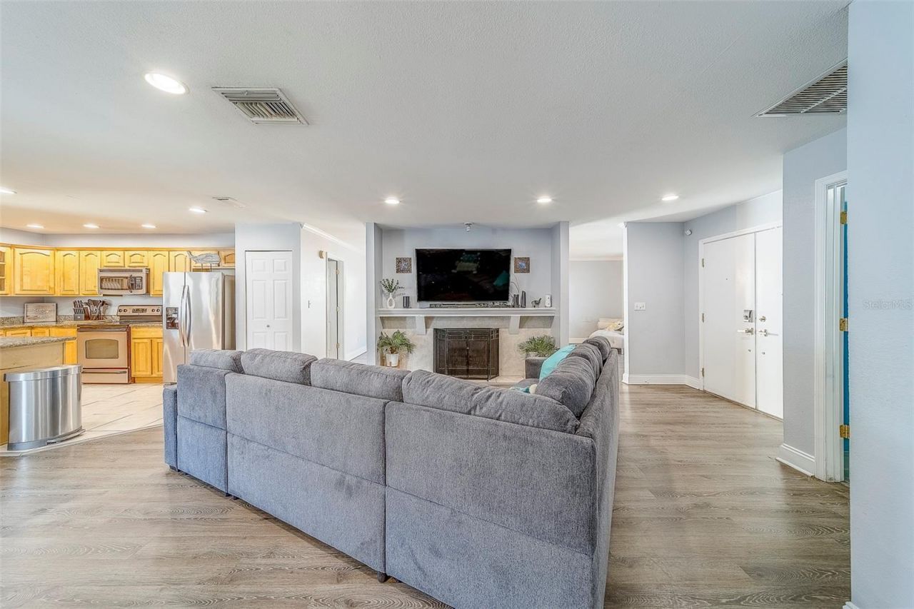 14414 91st Avenue, Seminole, FL 33776 Photo