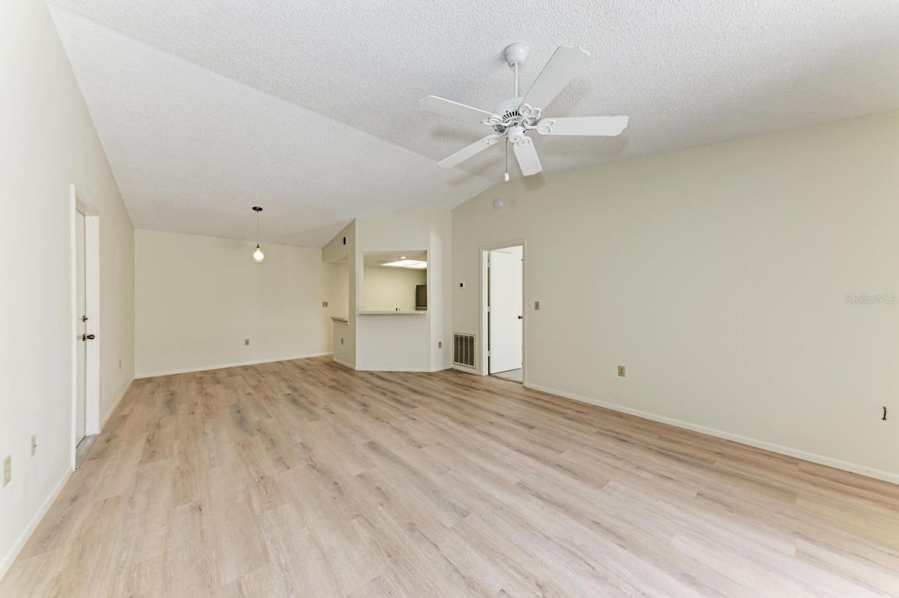 4154 Center Pointe Circle, Unit 57A, Sarasota, FL 34233 Photo