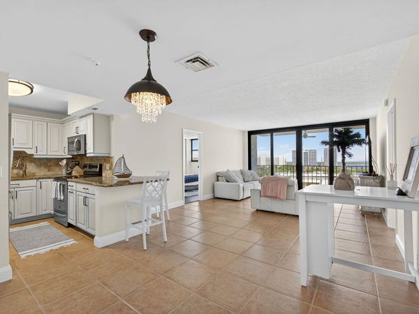 336 Golfview Road, Unit 905, North Palm Beach, FL 33408