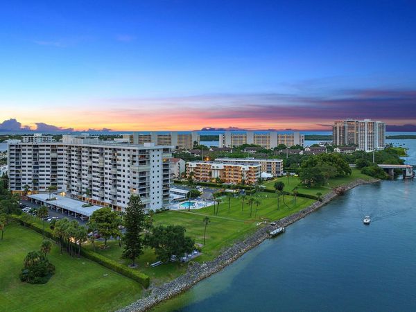 336 Golfview Road, Unit 905, North Palm Beach, FL 33408