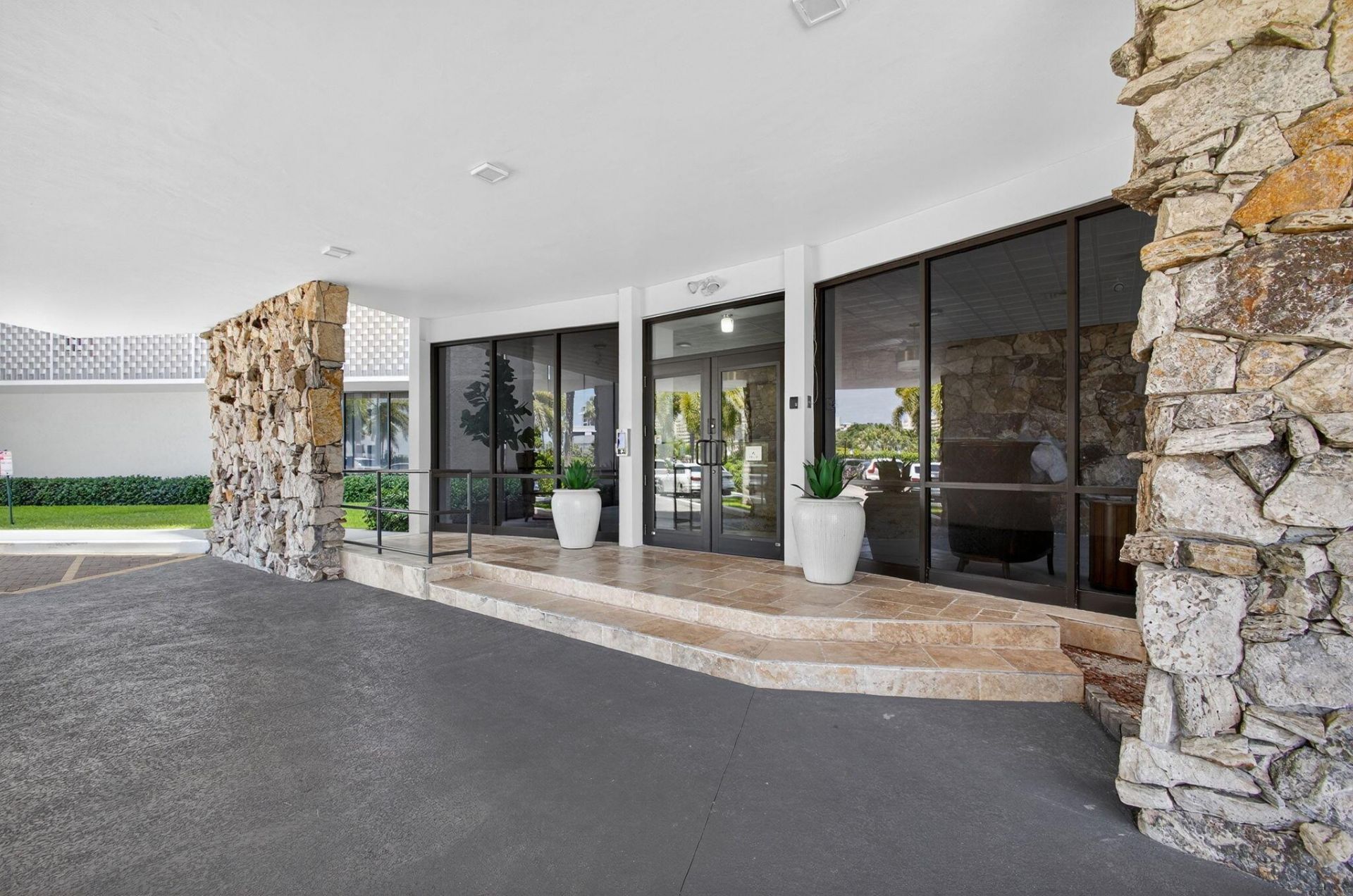 336 Golfview Road, Unit 905, North Palm Beach, FL 33408 Photo