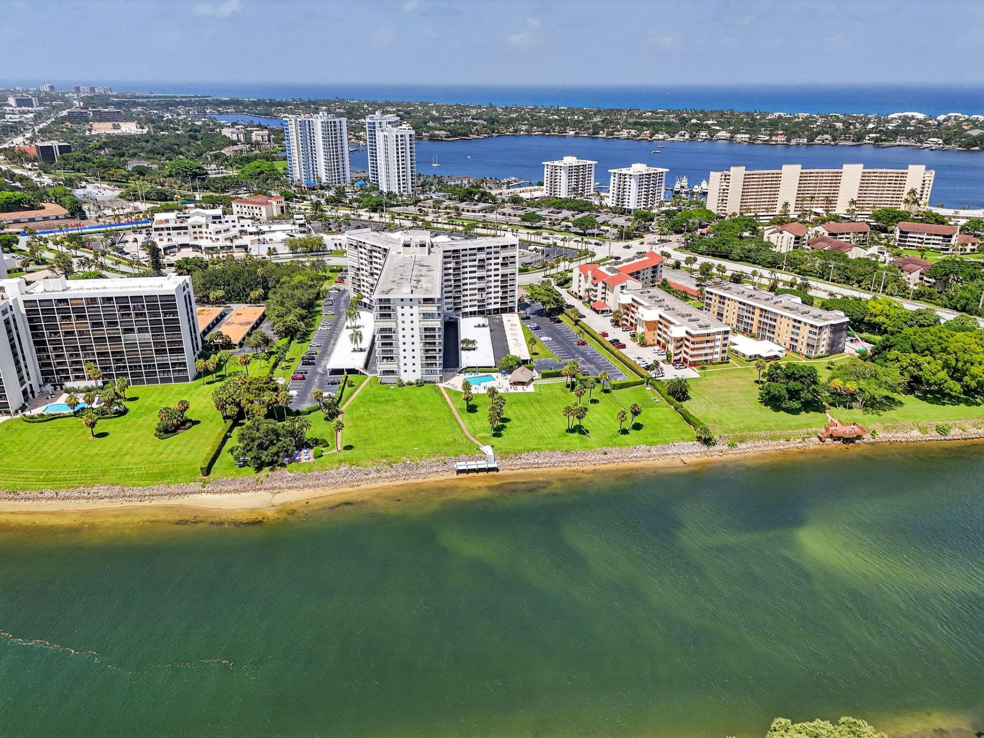 336 Golfview Road, Unit 905, North Palm Beach, FL 33408 Photo